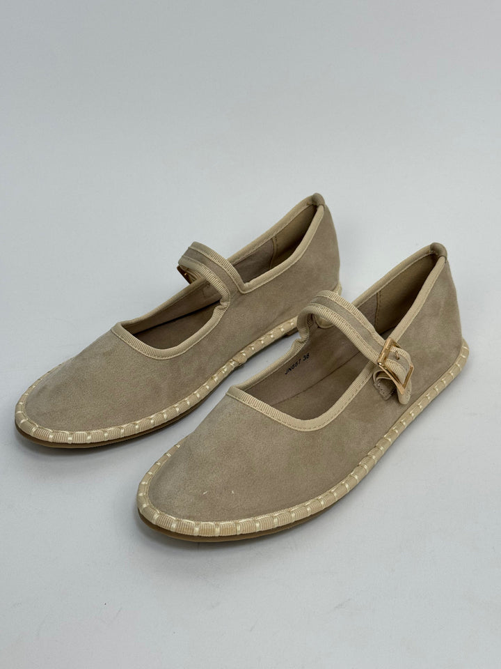 Friulian shoes with laces