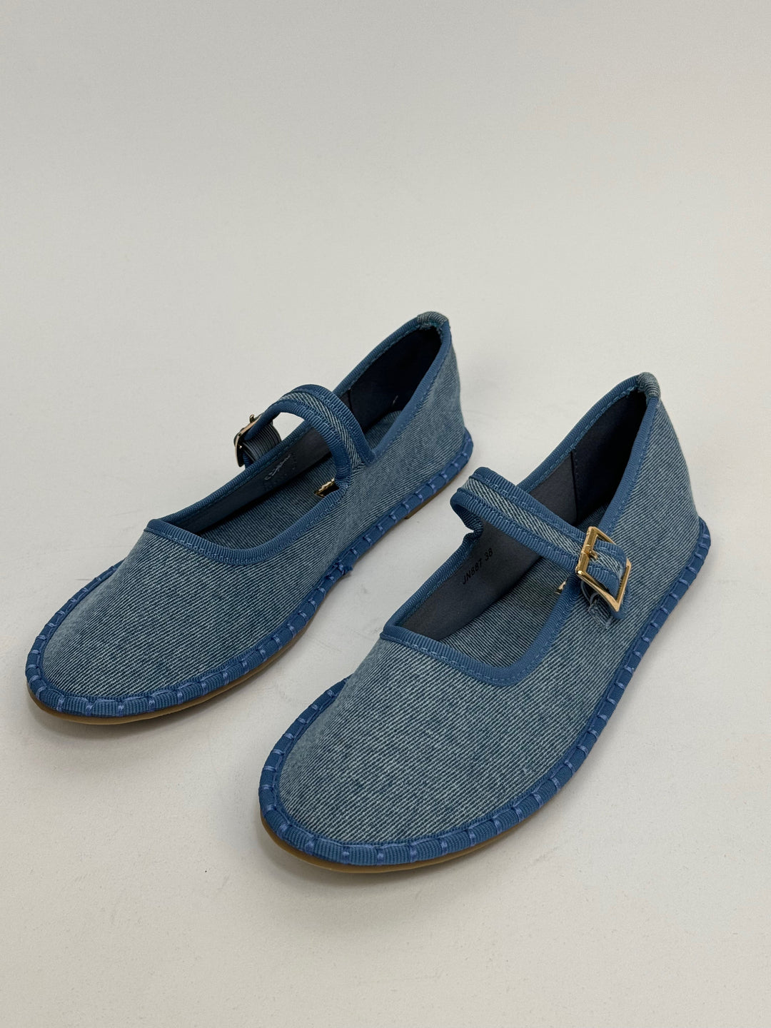 Friulian shoes with laces