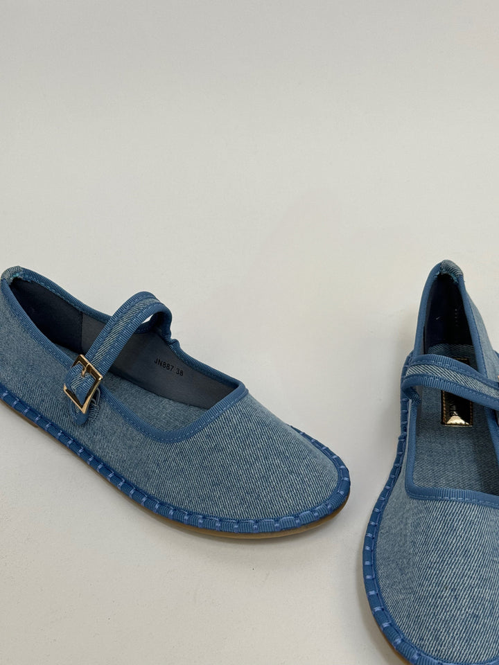 Friulian shoes with laces