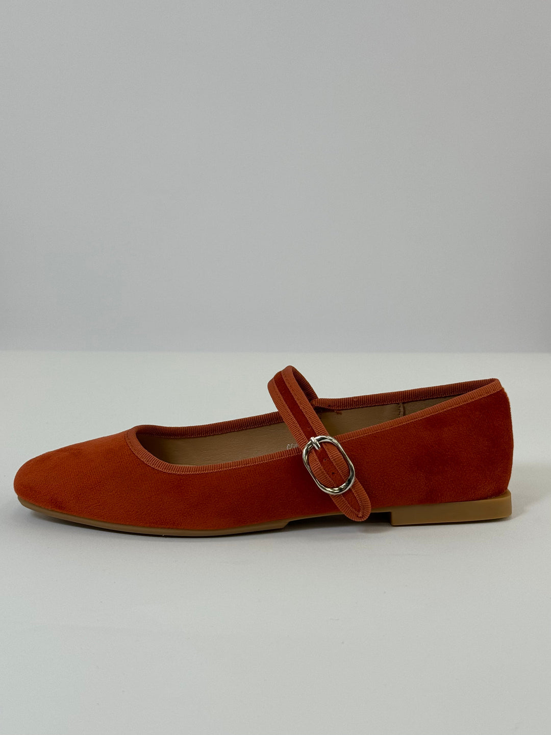 Ballerina flats with a strap