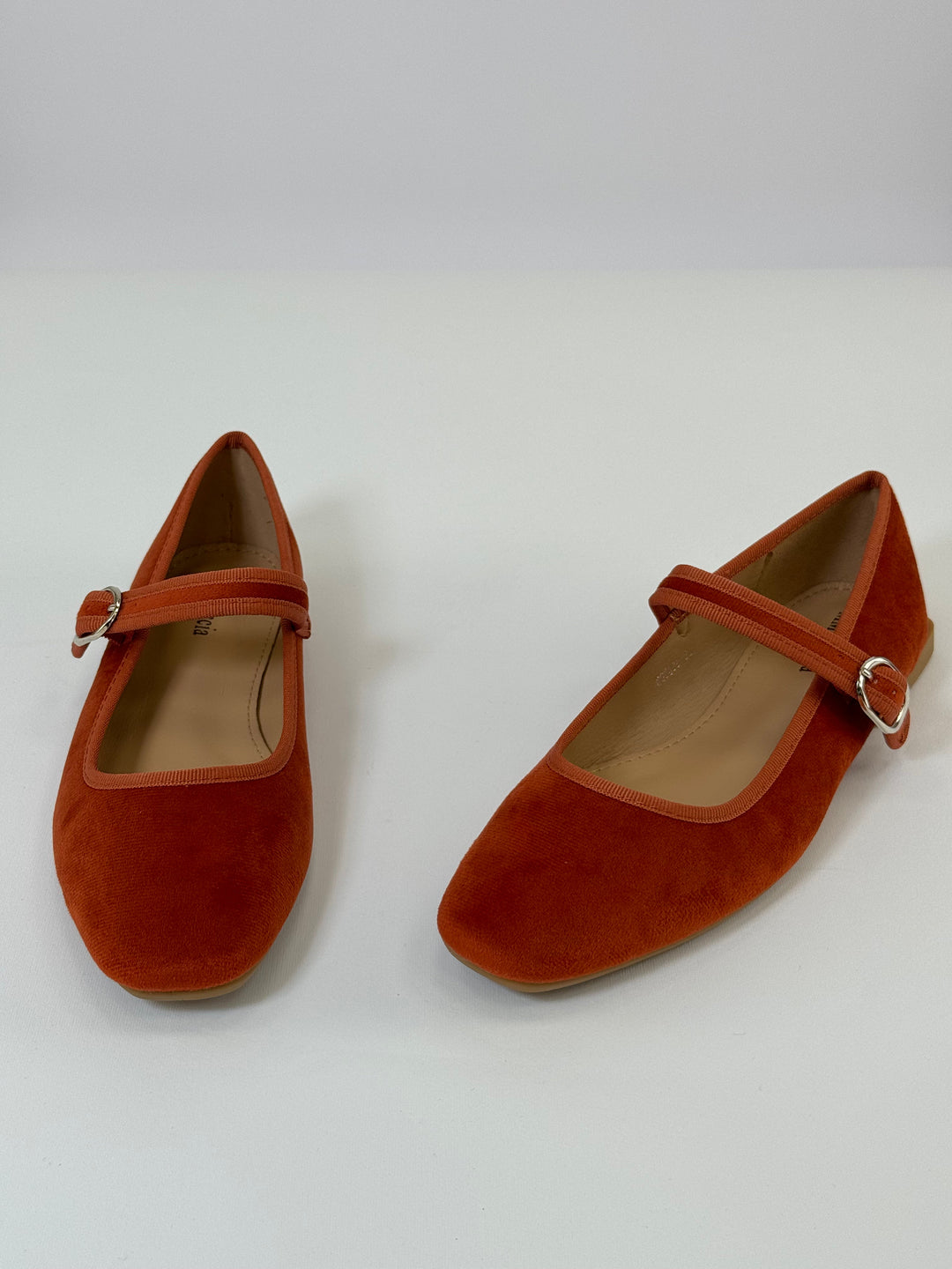 Ballerina flats with a strap