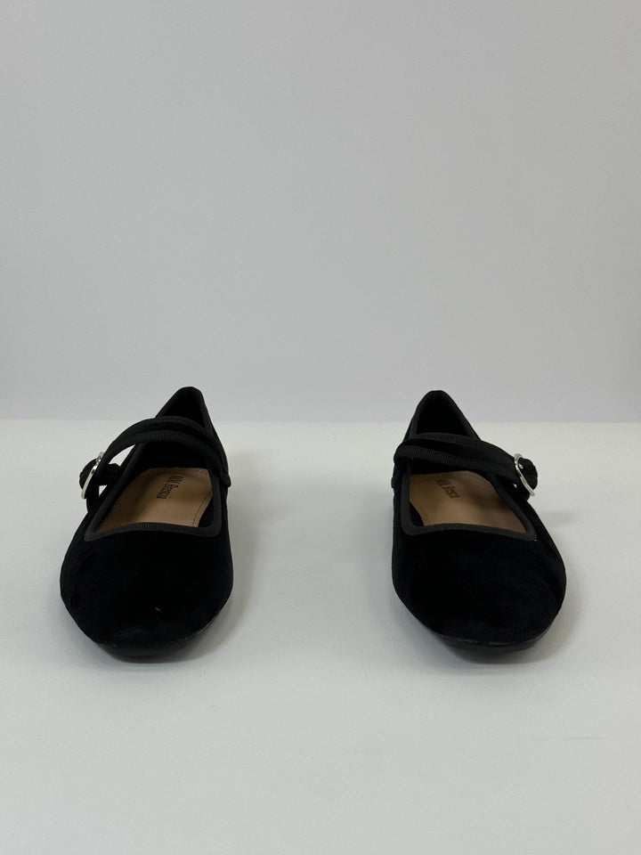 Ballerina flats with a strap