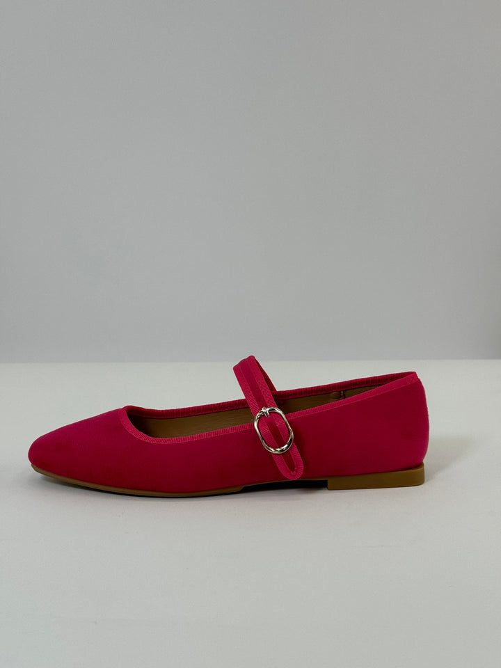 Ballerina flats with a strap