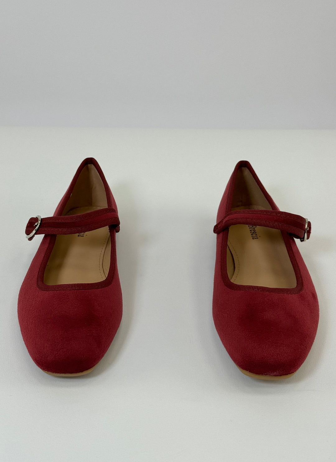 Ballerina flats with a strap