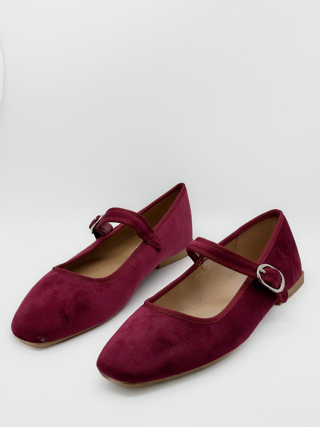 Ballerina flats with a strap