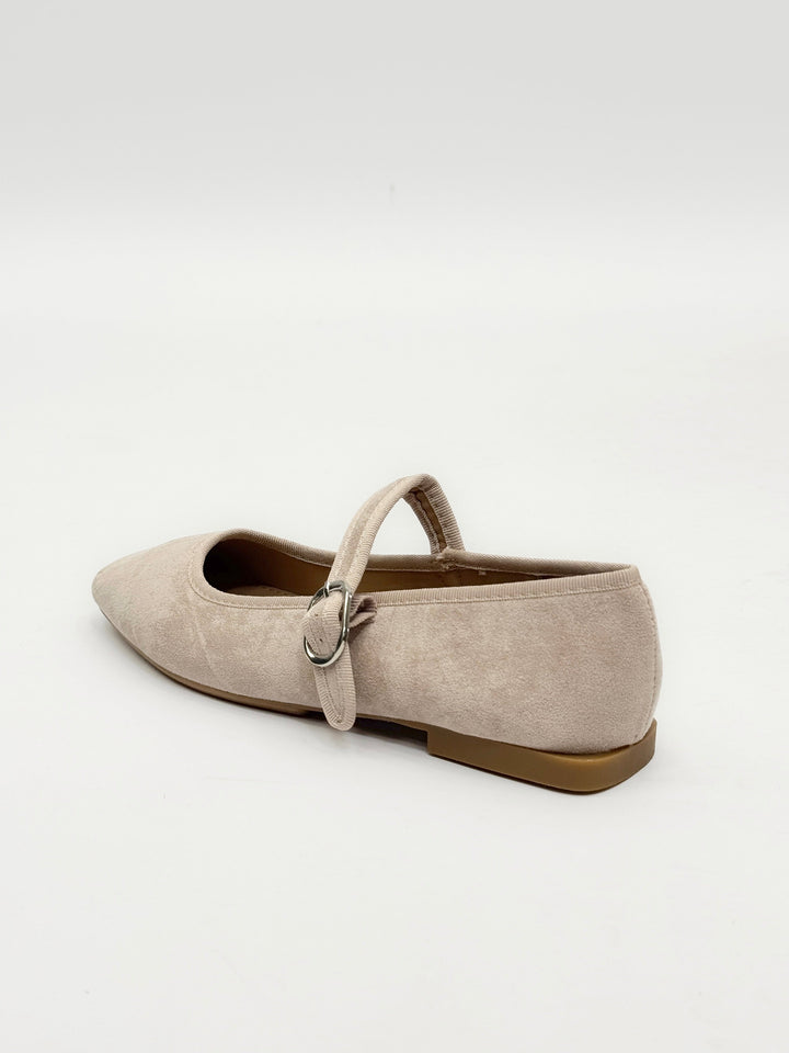 Ballerina flats with a strap