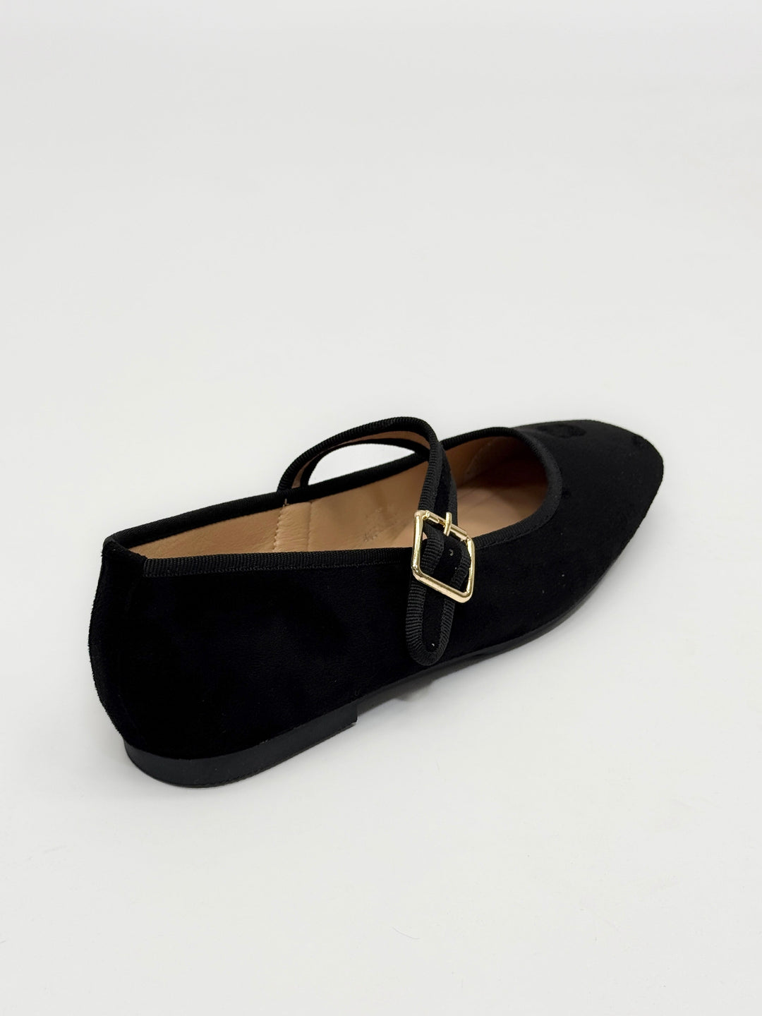Ballerina flats with a strap