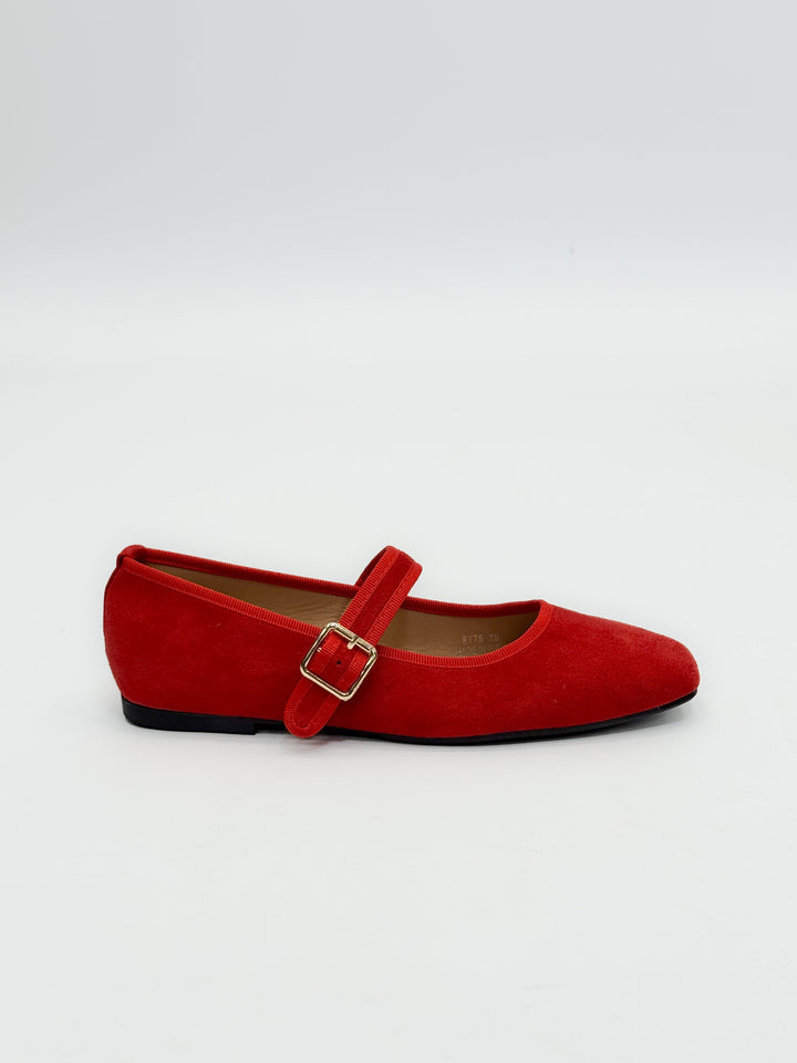 Ballerina flats with a strap