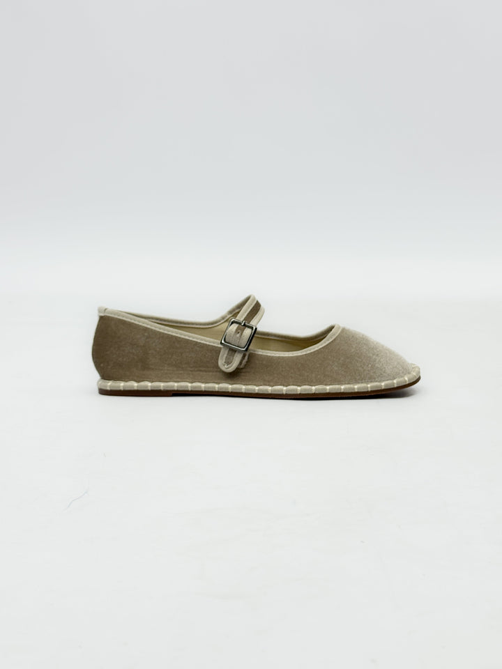Friulian shoes with laces