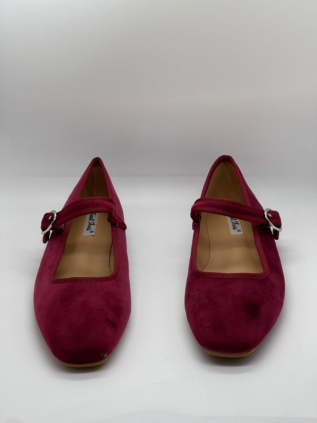 Ballerina flats with a strap