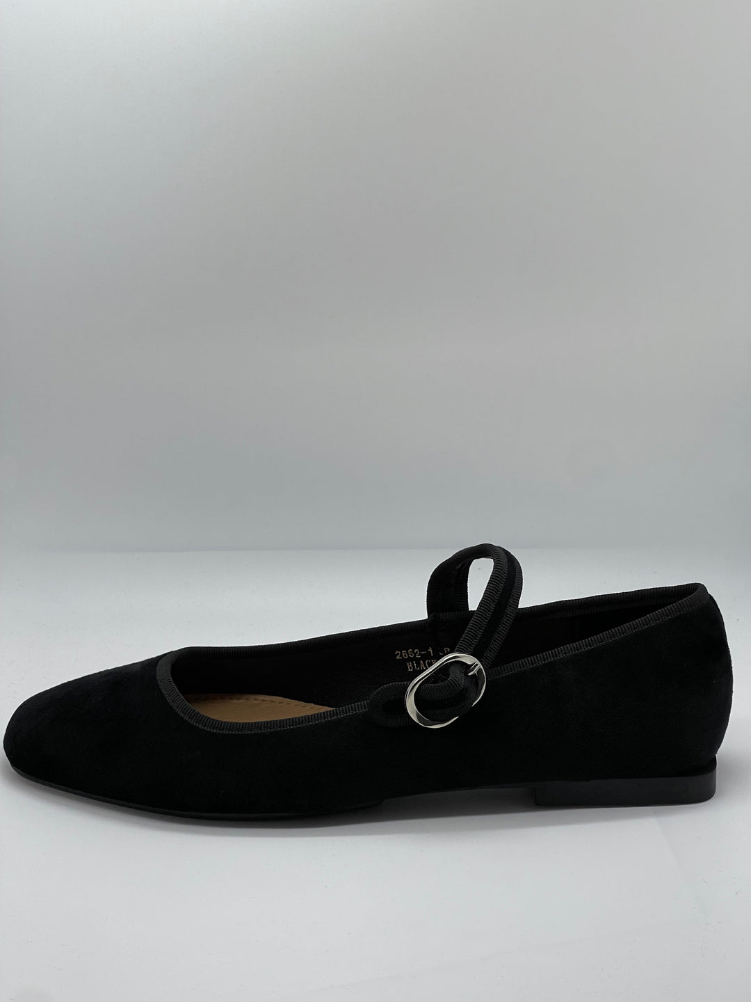 Ballerina flats with a strap