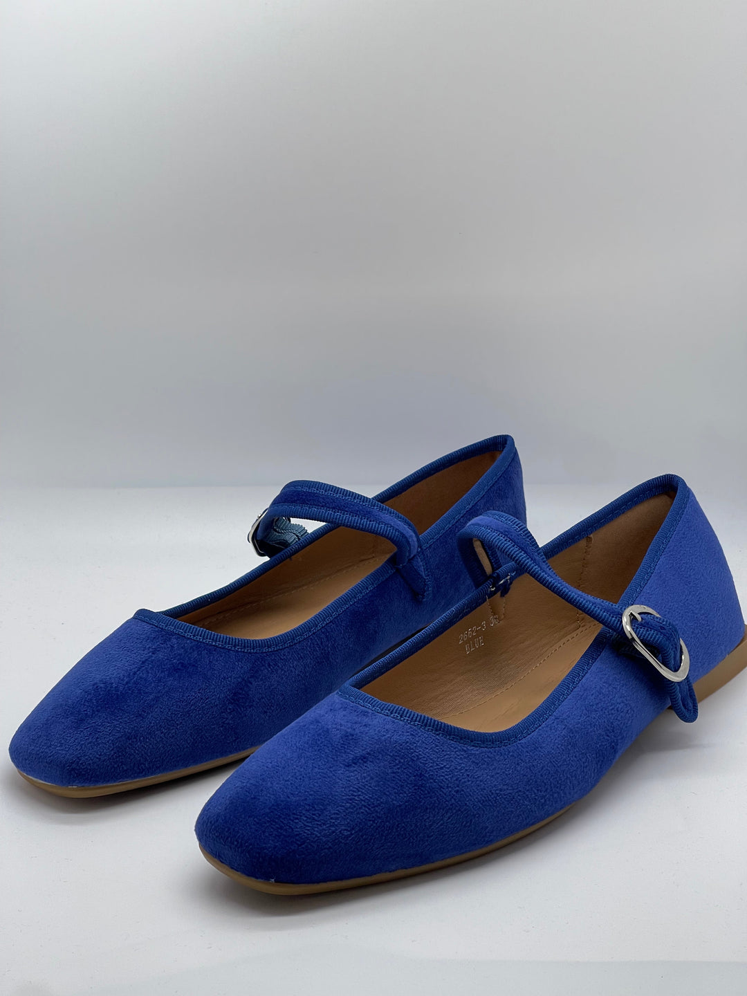 Ballerina flats with a strap