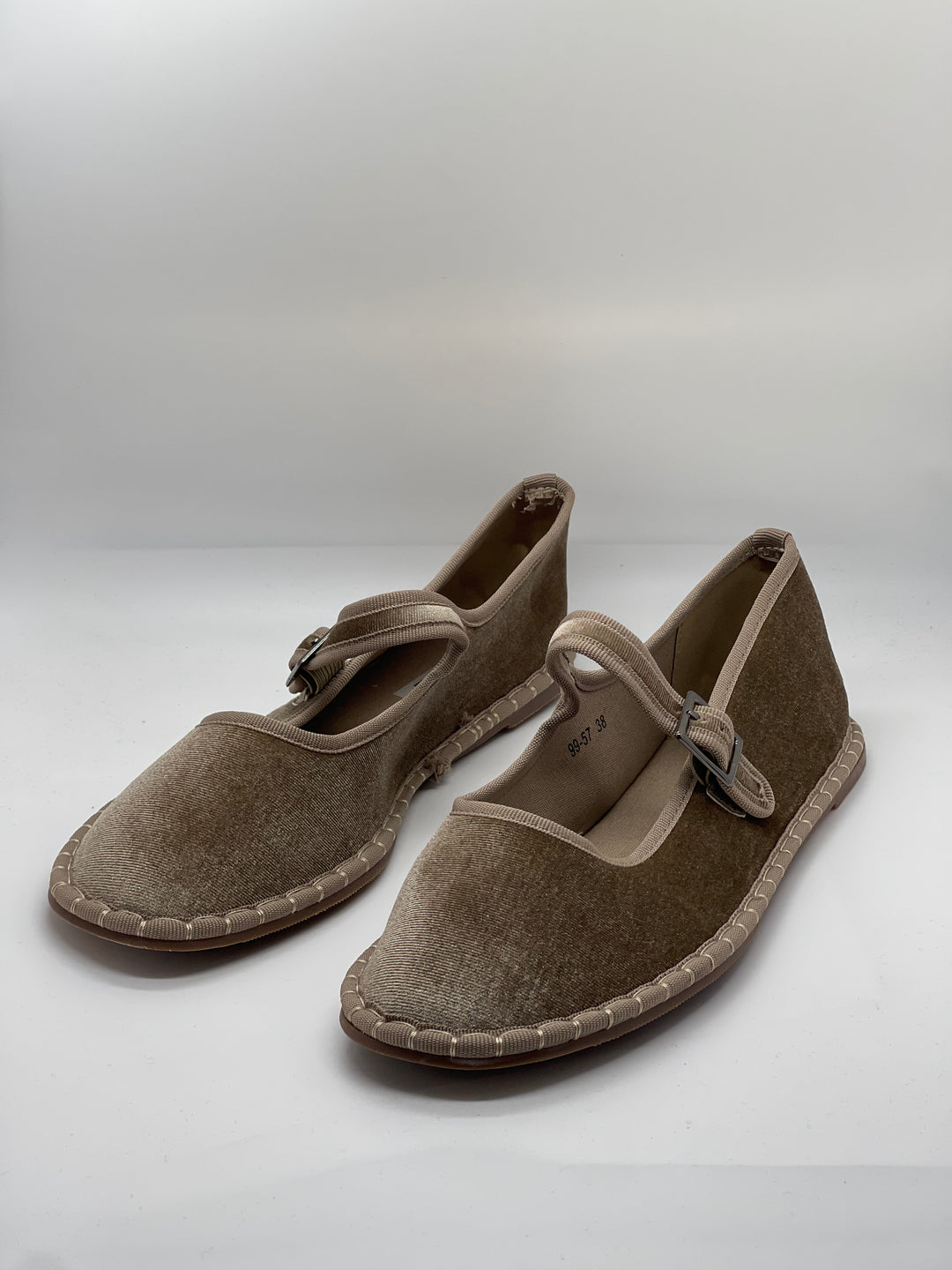 Friulian shoes with laces