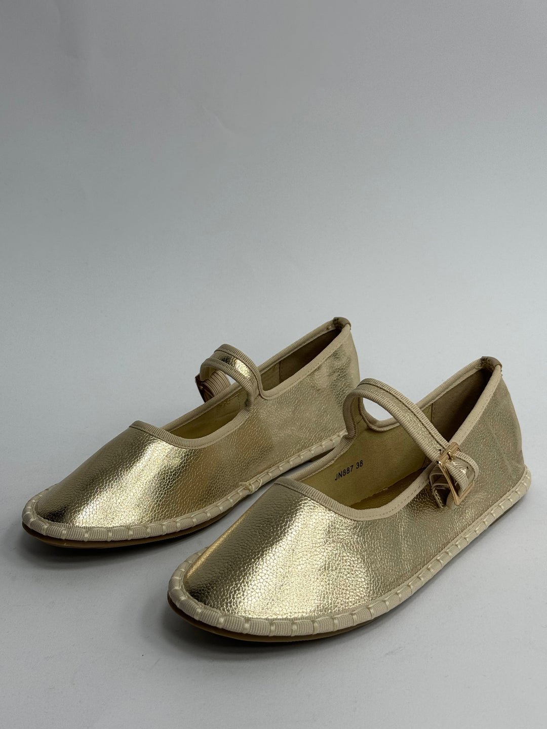 Friulian shoes with laces